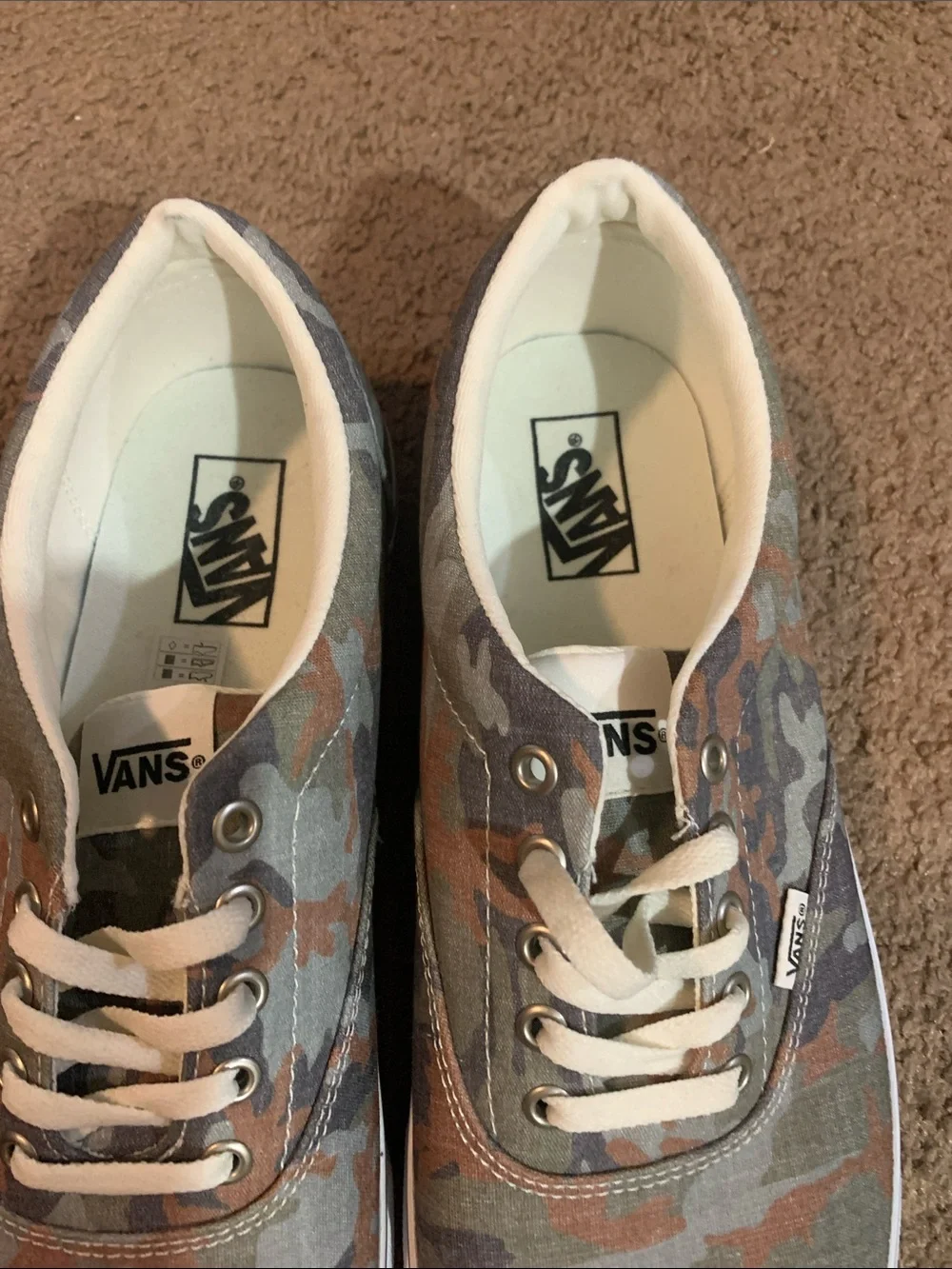 Vans - Picture 6 of 9